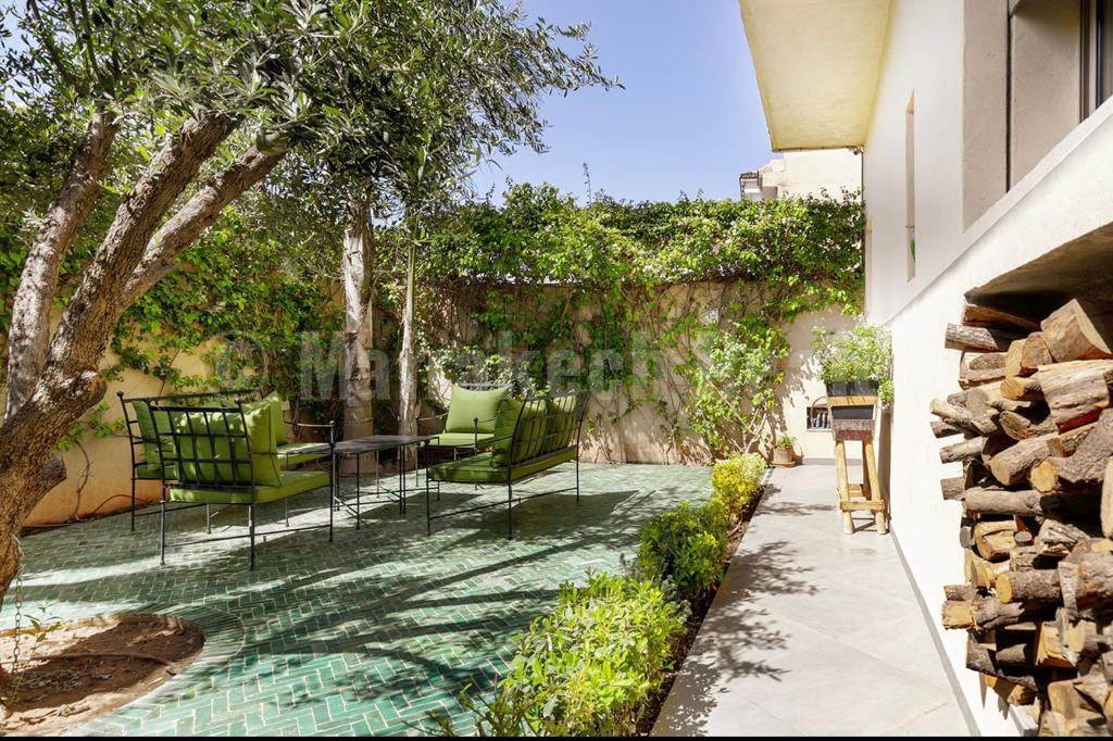 Handsome 4 bedroom villa in a golf resort