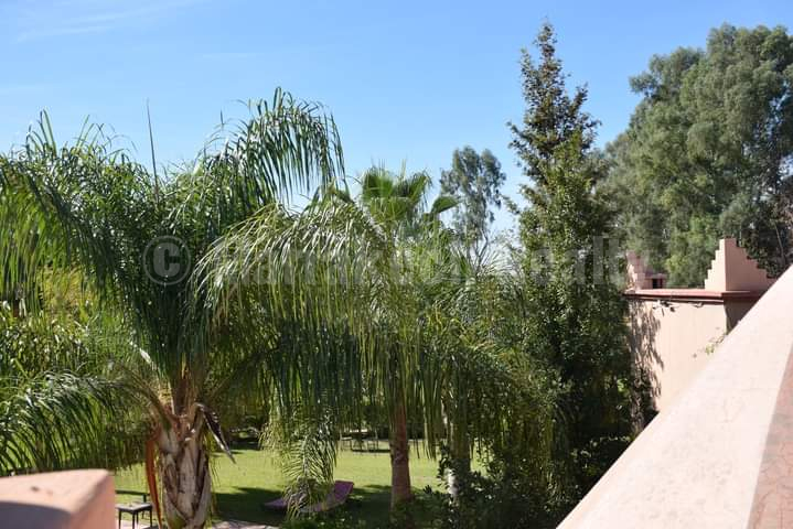 Lovely 6 bedroom property to update