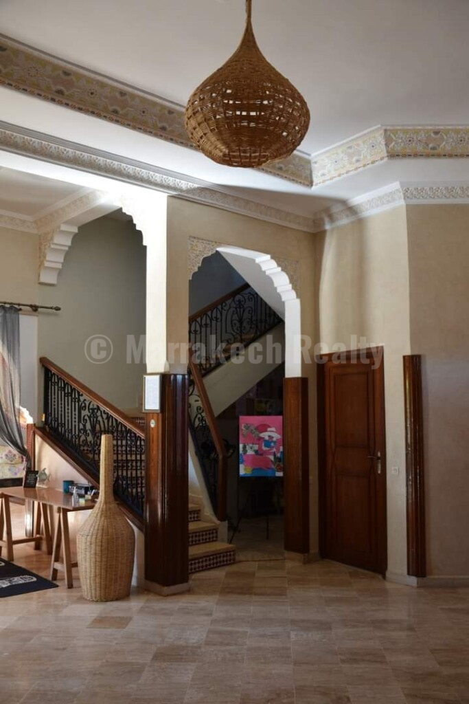 Lovely 6 bedroom property to update