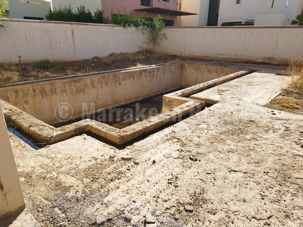 3 bedroom semi-finished villa in a golf resort