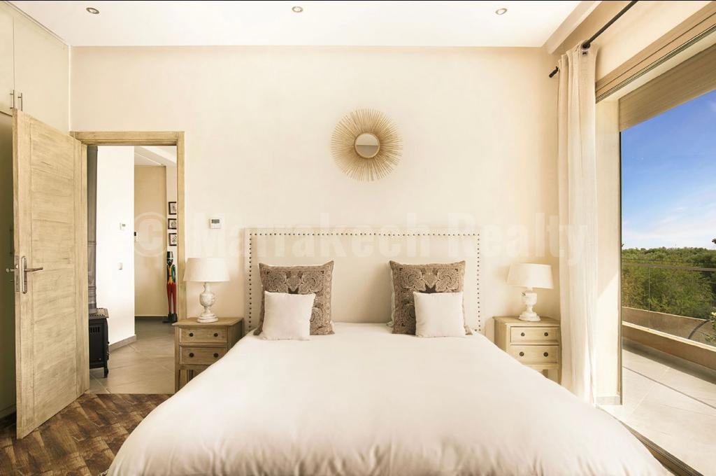 Handsome 4 bedroom villa in a golf resort