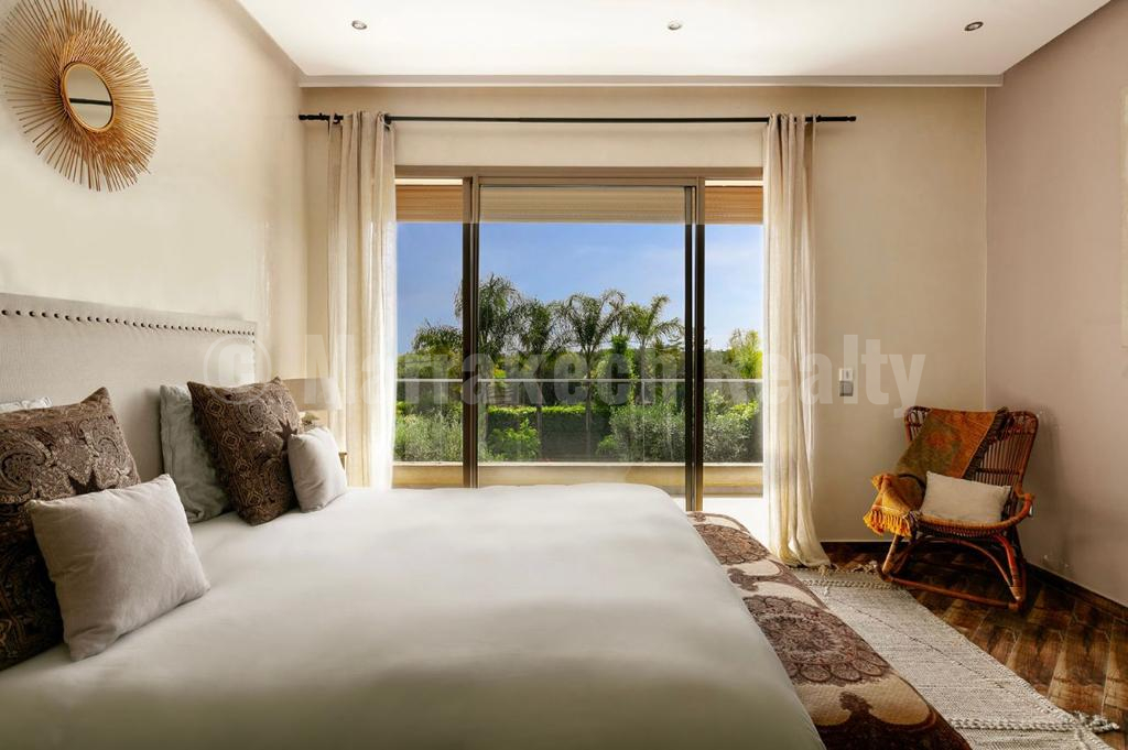 Handsome 4 bedroom villa in a golf resort