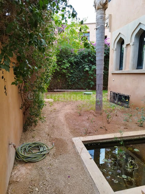 Stunning villa in the Amelkis golf course