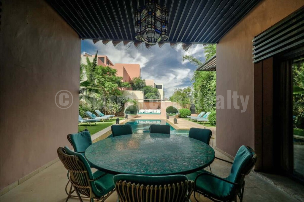 Upscale 3 bedroom villa in an exclusive golf domain