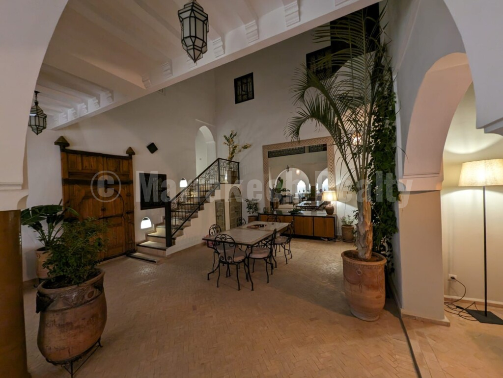 Handsome 5 bedroom Riad with rooftop pool and prime location