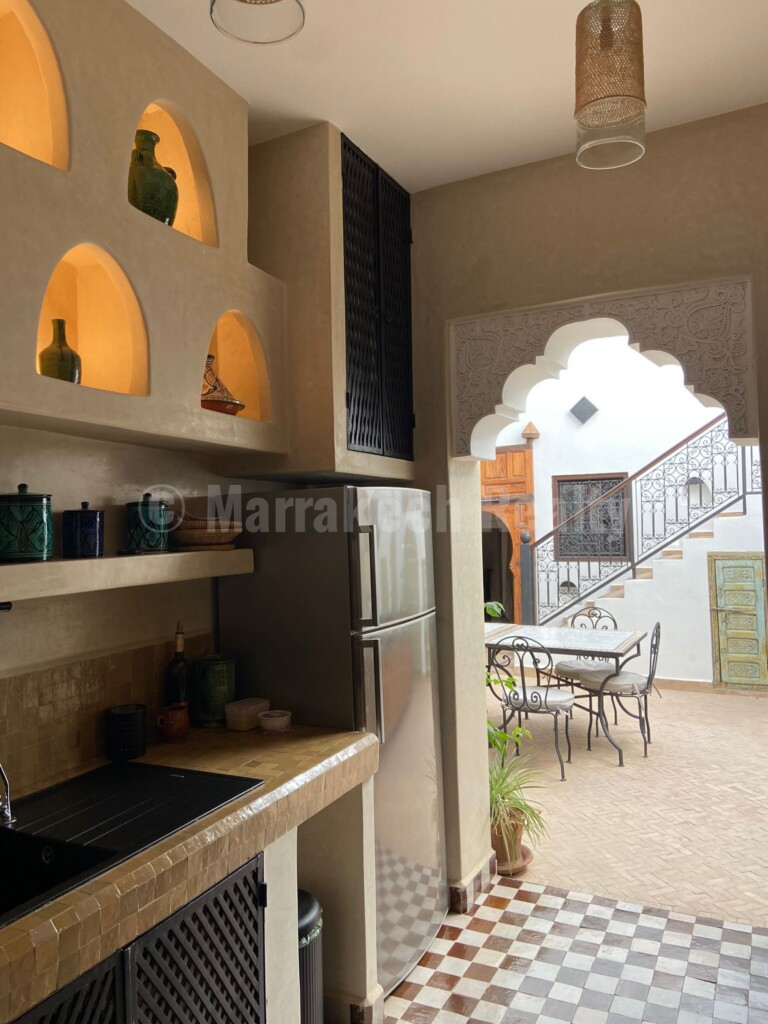Handsome 5 bedroom Riad with rooftop pool and prime location