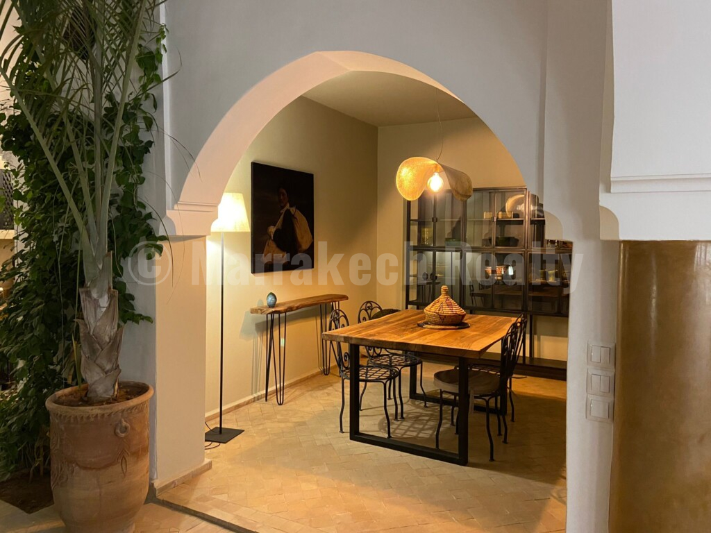 Handsome 5 bedroom Riad with rooftop pool and prime location