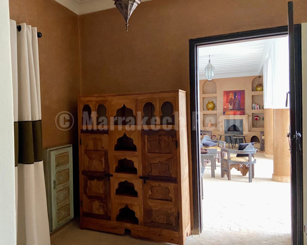 Handsome 5 bedroom Riad with rooftop pool and prime location
