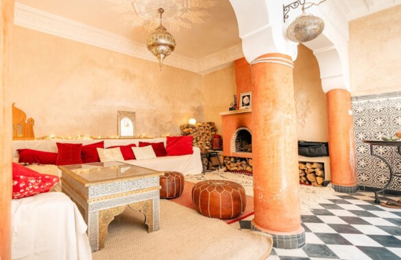 Sweet 4 bedroom Riad in the Kasbah district