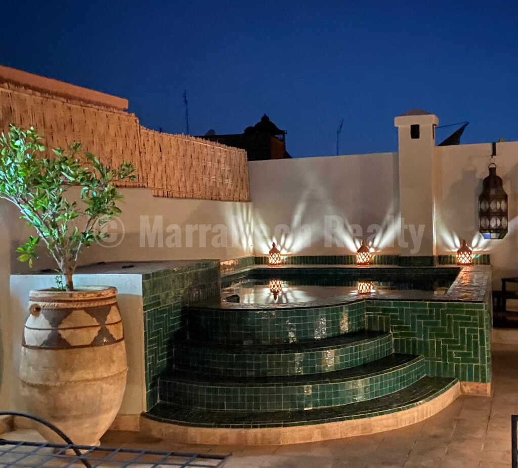 Handsome 5 bedroom Riad with rooftop pool and prime location