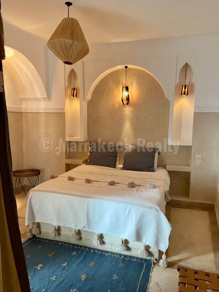 Handsome 5 bedroom Riad with rooftop pool and prime location