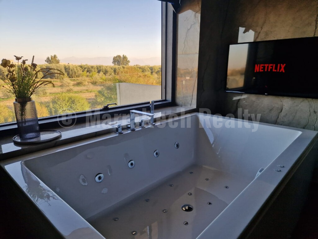 Belle villa de 4 suites dans domaine golfique