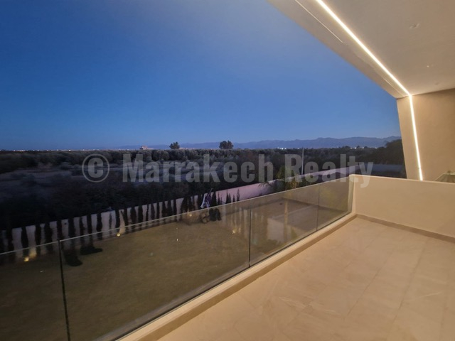 Belle villa de 4 suites dans domaine golfique