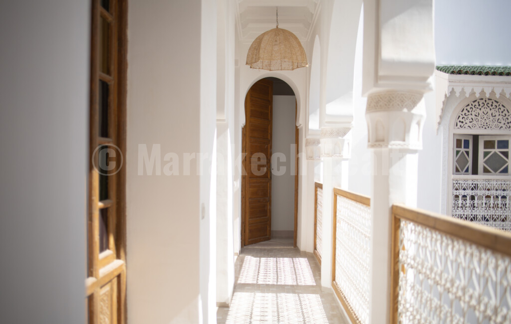 Delightful 5 bedroom Riad with pool and car access