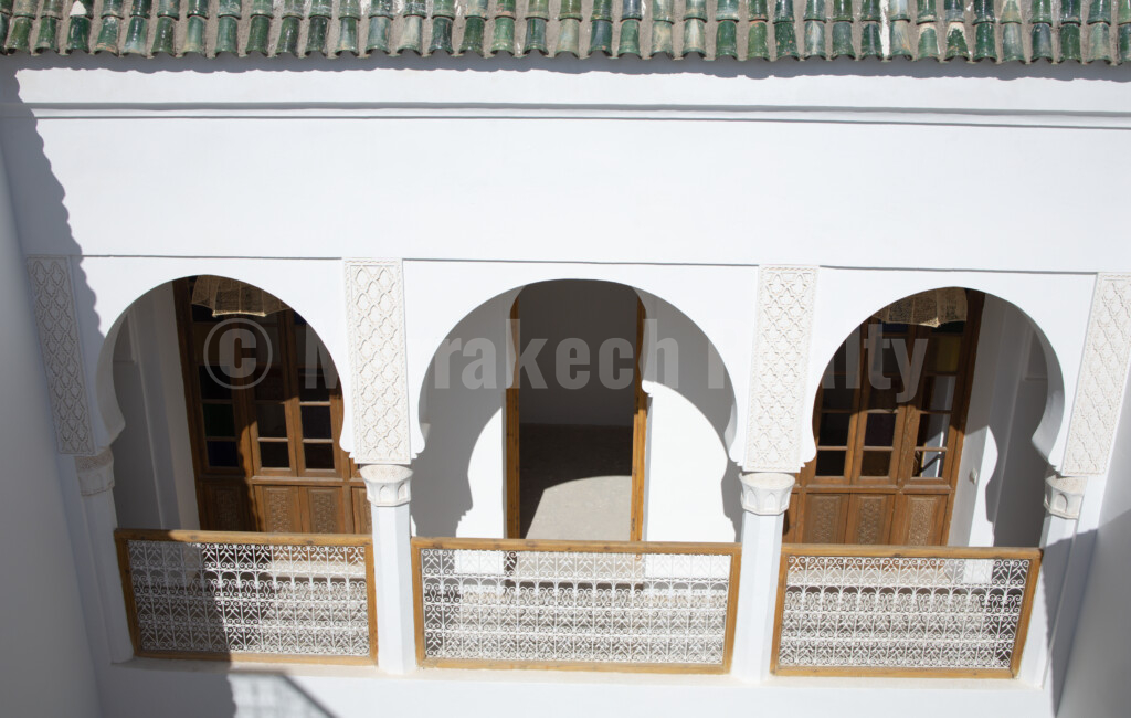 Delightful 5 bedroom Riad with pool and car access