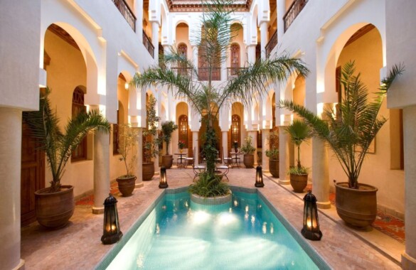 7 suite Boutique-Riad with car access and prime location