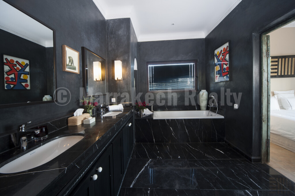 Delightful villa with awesome mountain views