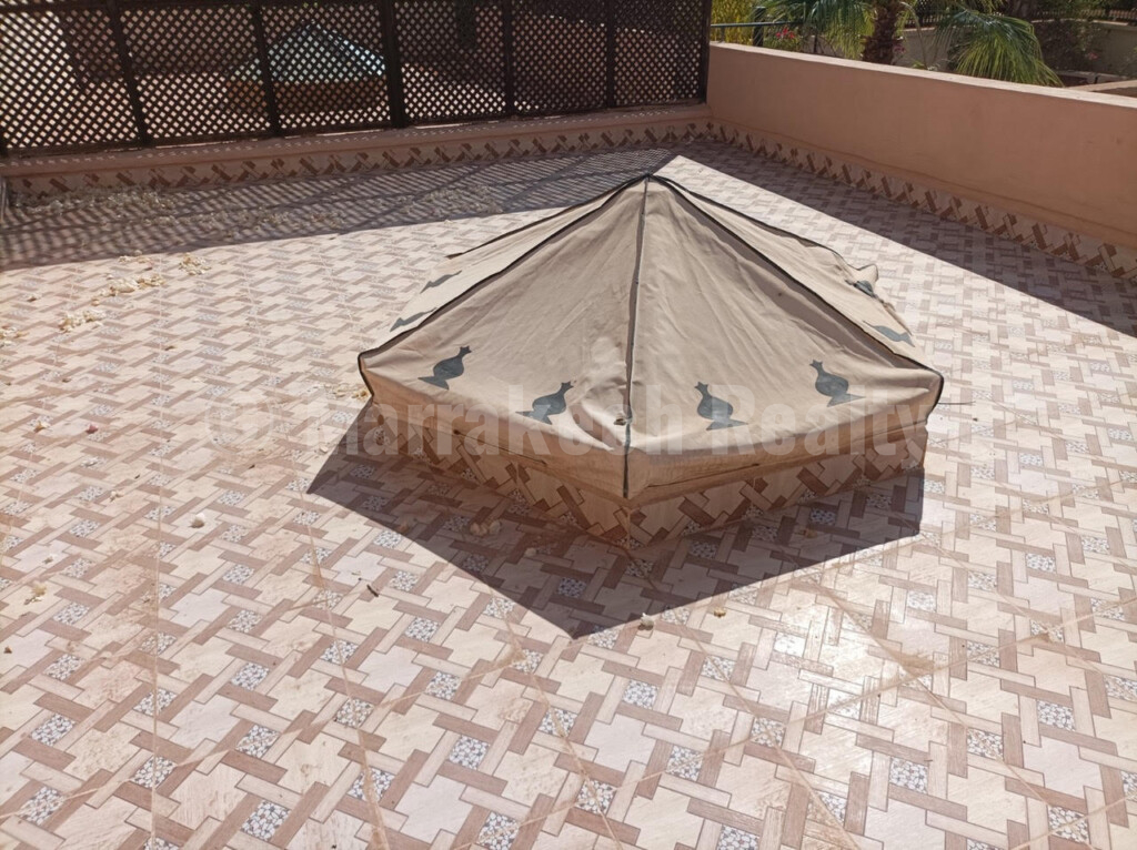 Standout 3 suite villa in a gated community