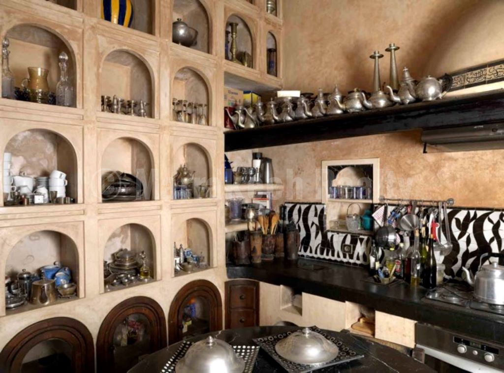 Standout 5 suite Riad with prime location