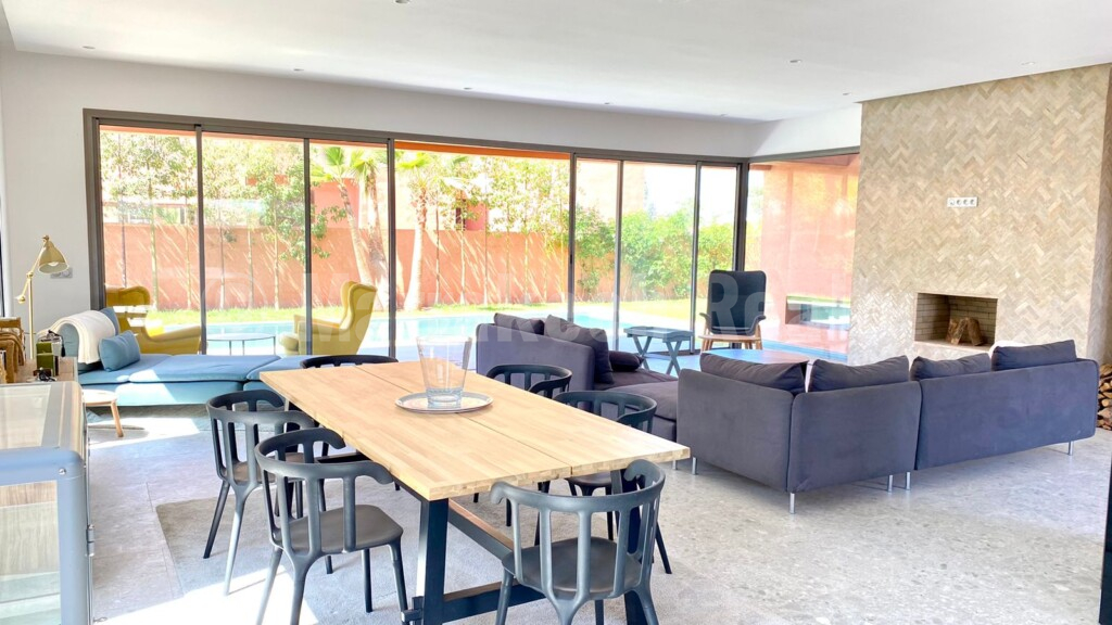 Standout new 4 bedroom villa with pool