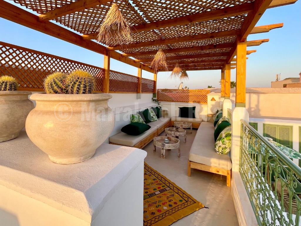 Superbe Riad de 5 chambres avec piscine chauffée et accès voiture