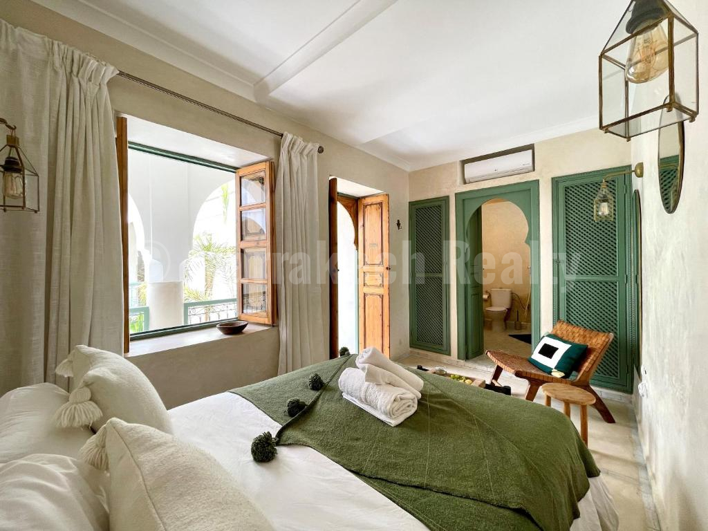 Superbe Riad de 5 chambres avec piscine chauffée et accès voiture