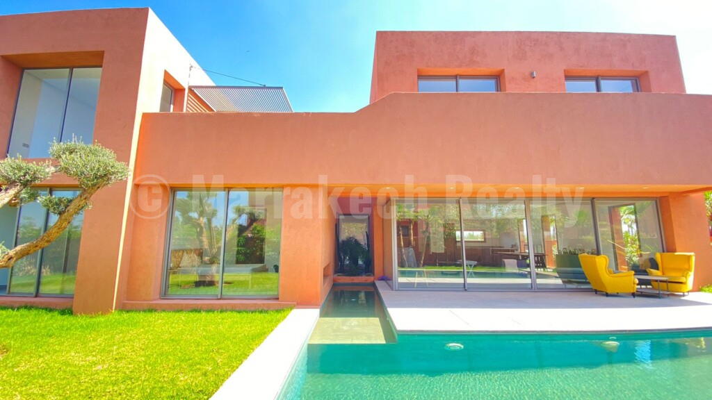 Standout new 4 bedroom villa with pool