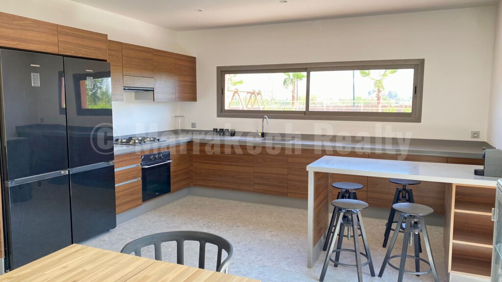 Standout new 4 bedroom villa with pool