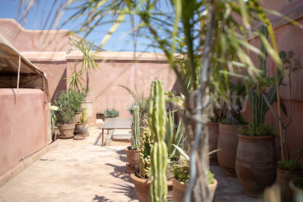 Standout 5 suite Riad with prime location