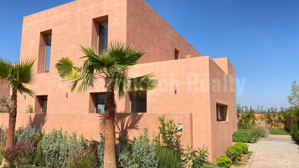 Handsome 4 bedroom villa in a new gated domain