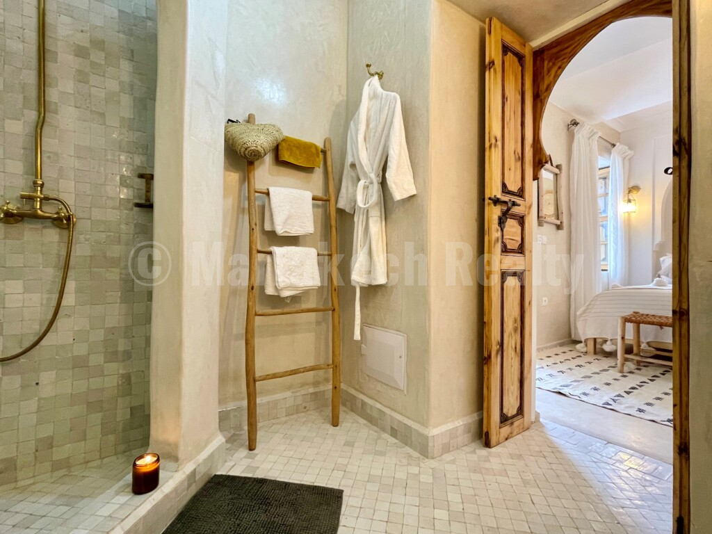 Superbe Riad de 5 chambres avec piscine chauffée et accès voiture
