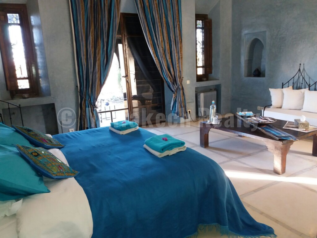 Standout 7 bedroom villa with great views close to Marrakech