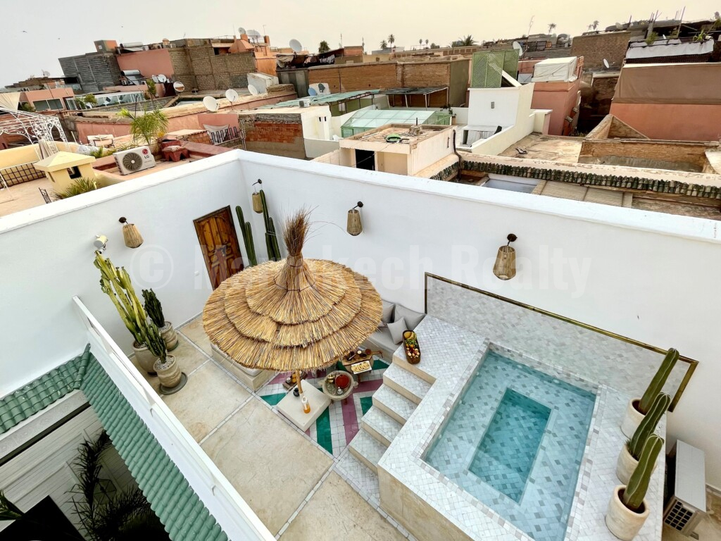 Superbe Riad de 5 chambres avec piscine chauffée et accès voiture