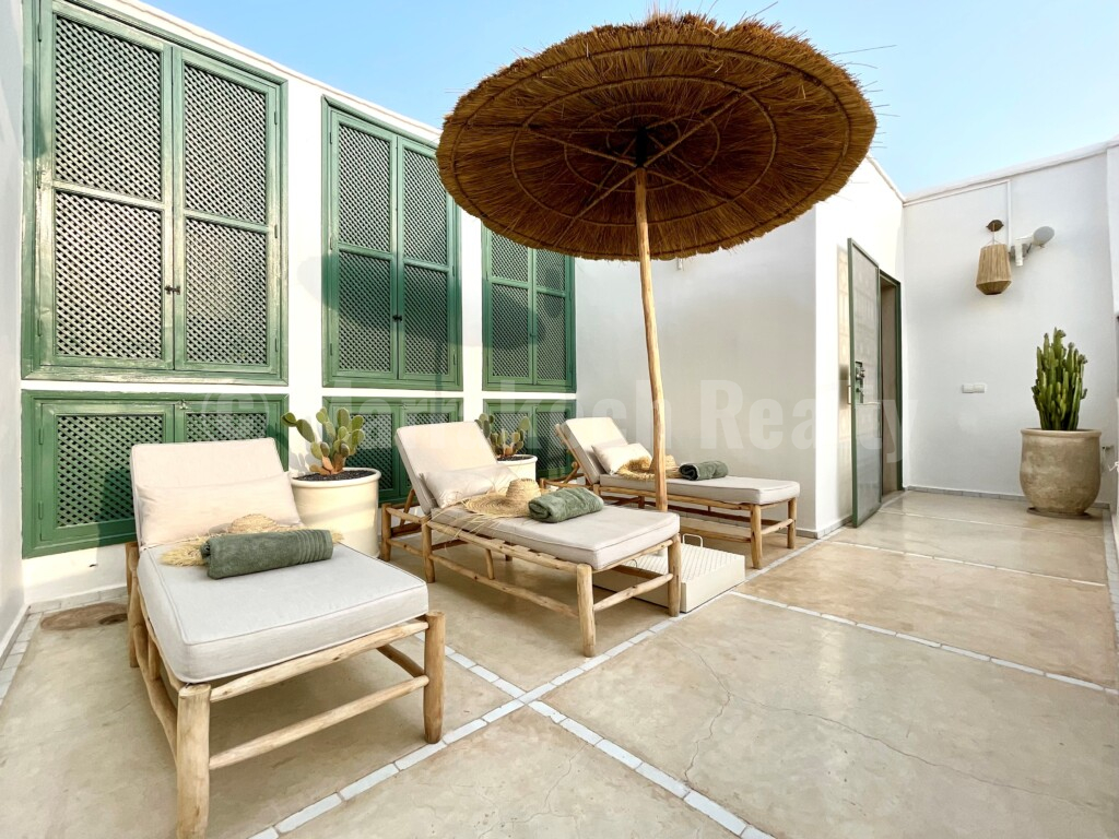 Superbe Riad de 5 chambres avec piscine chauffée et accès voiture