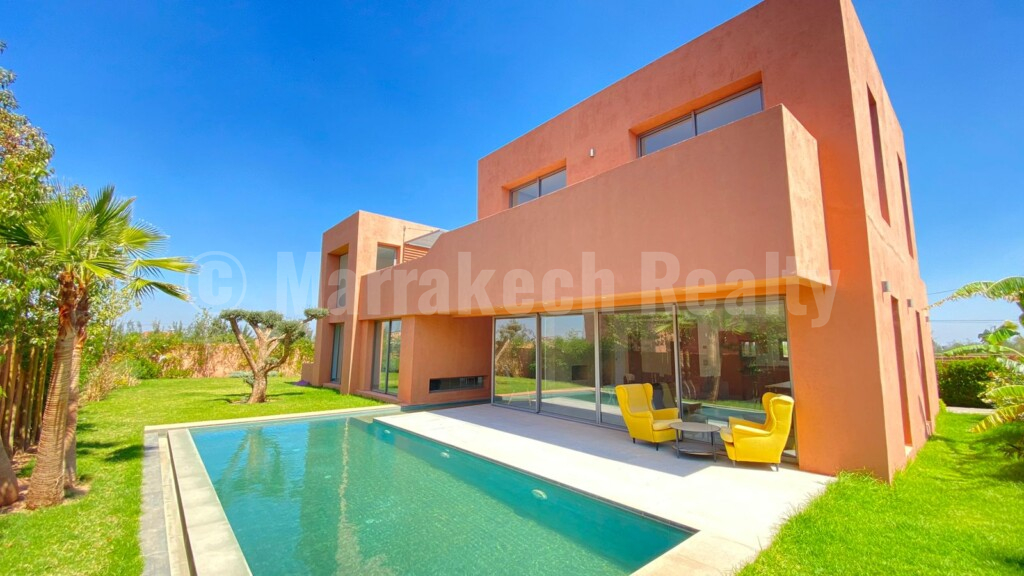 Standout new 4 bedroom villa with pool