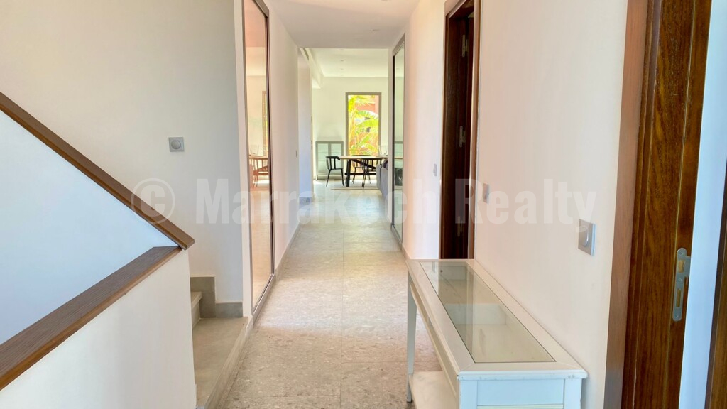 Standout new 4 bedroom villa with pool
