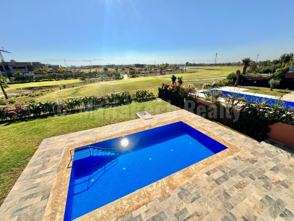 Villa For Long Term Rent Unfurnished in Amelkis Golf domain