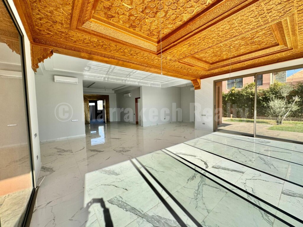 Villa For Long Term Rent Unfurnished in Amelkis Golf domain