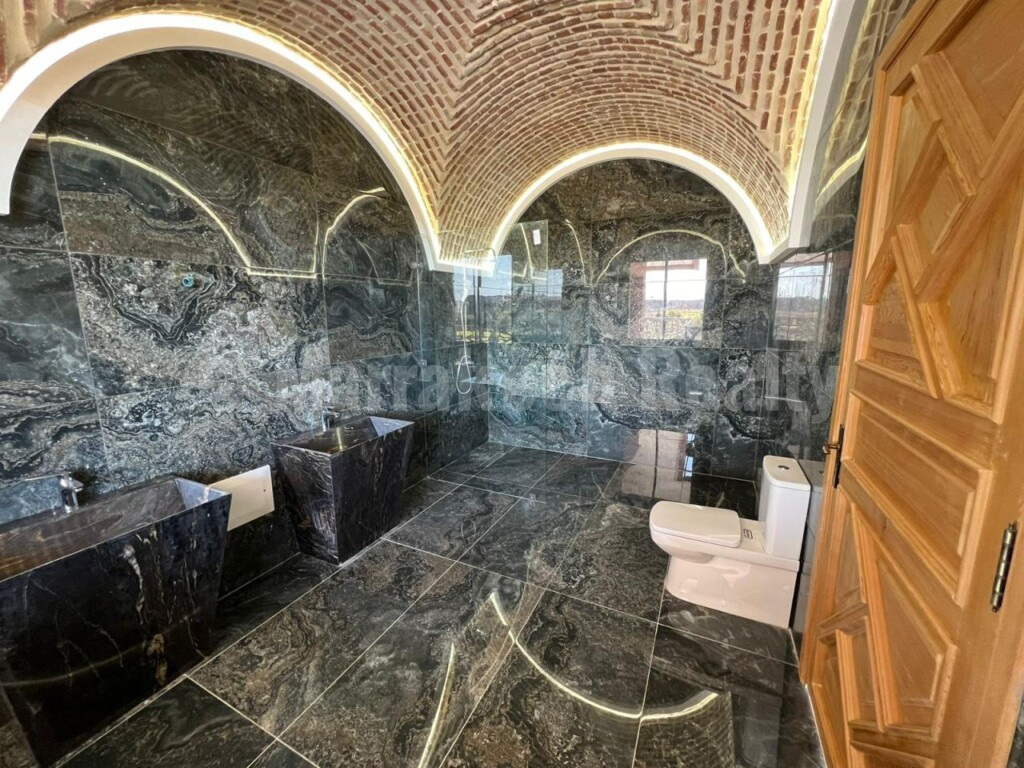 Villa For Long Term Rent Unfurnished in Amelkis Golf domain