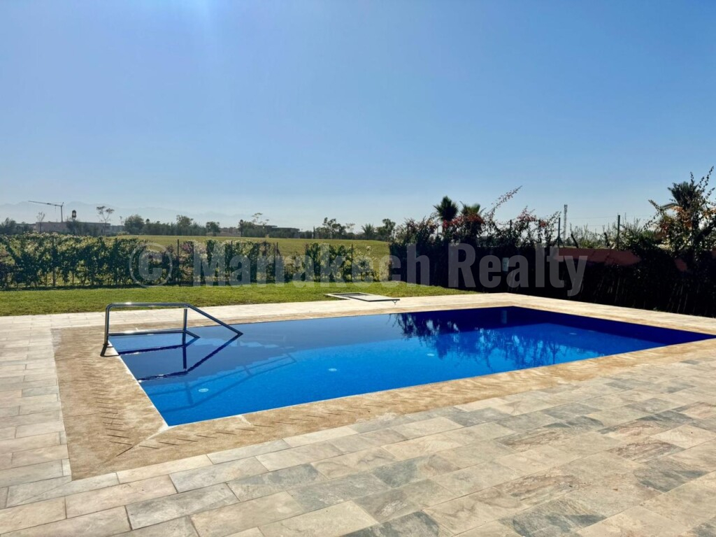 Villa For Long Term Rent Unfurnished in Amelkis Golf domain