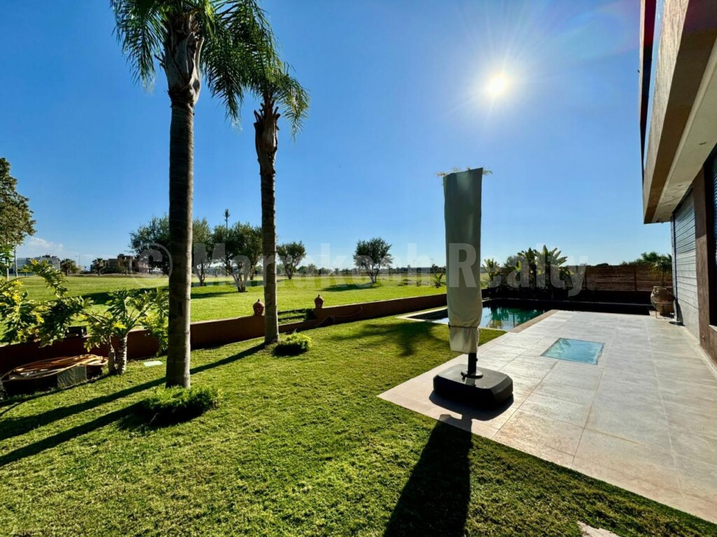 Modern 5 Bedroom Villa For Long Term Rental