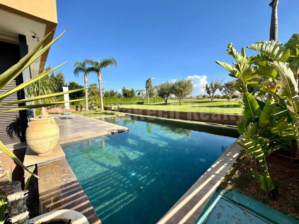 Modern 5 Bedroom Villa For Long Term Rental