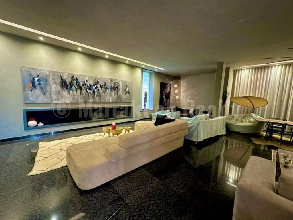 Modern 5 Bedroom Villa For Long Term Rental