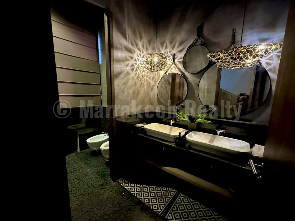 Modern 5 Bedroom Villa For Long Term Rental