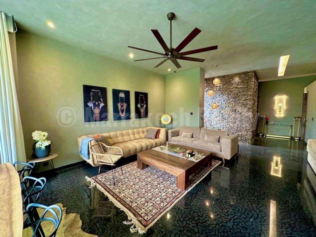 Modern 5 Bedroom Villa For Long Term Rental