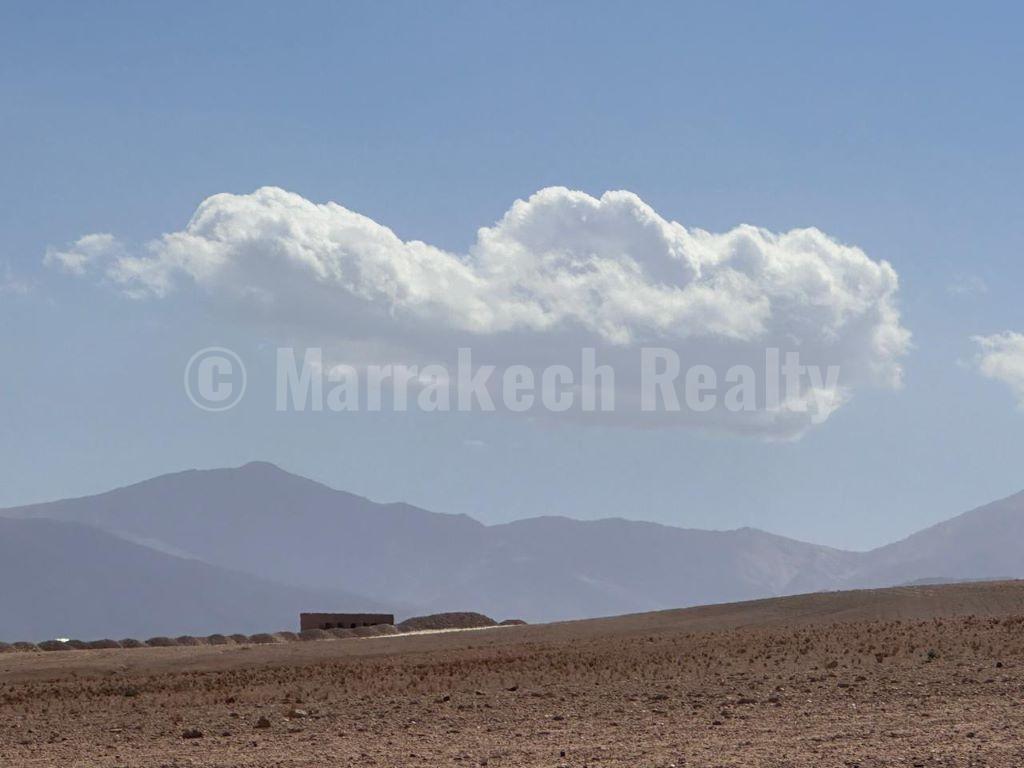 Awesome plot for a touristy project in the Agafay desert