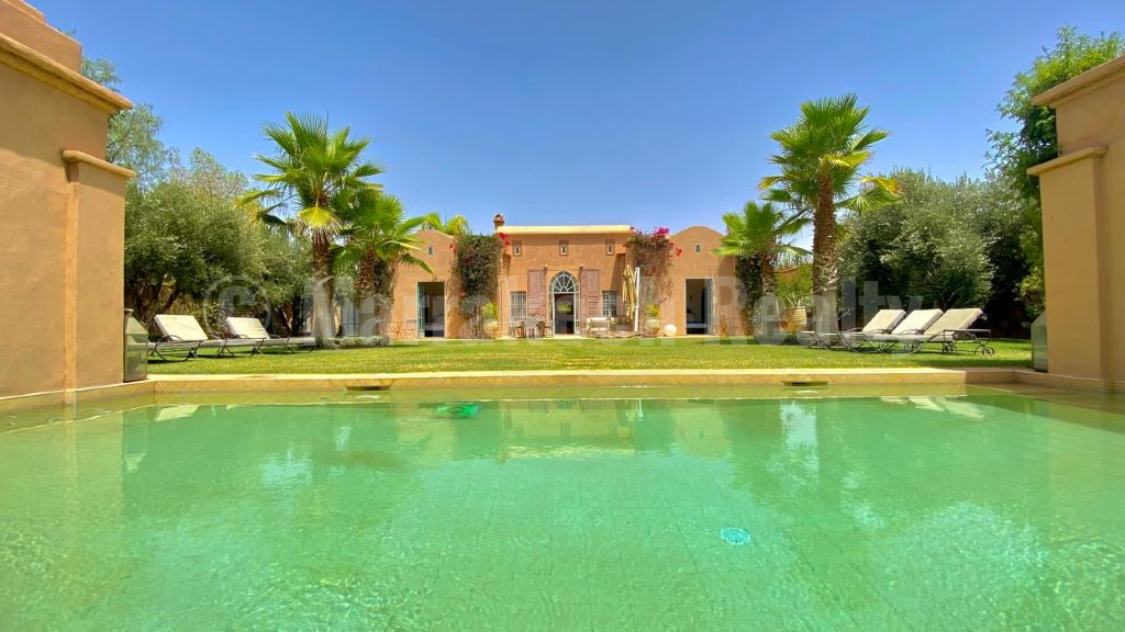 Charmante Villa de 6 chambres dans un domaine sécurisé