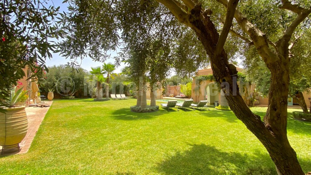 Charmante Villa de 6 chambres dans un domaine sécurisé