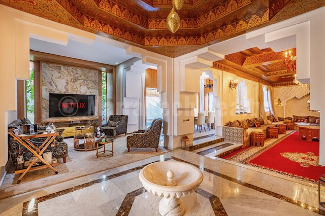 Beautiful 3 suites villa in a secure domain