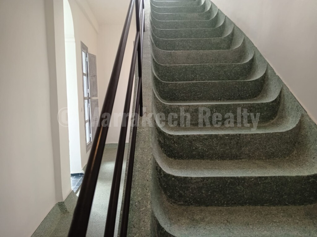 7 bedrooms new guest house: ready for his new owner